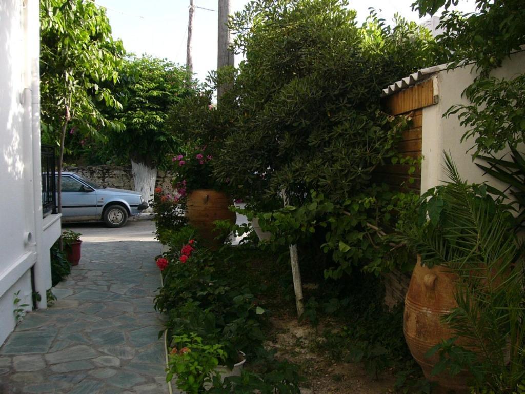 Oasis Studios Palaiochora Ngoại thất bức ảnh
